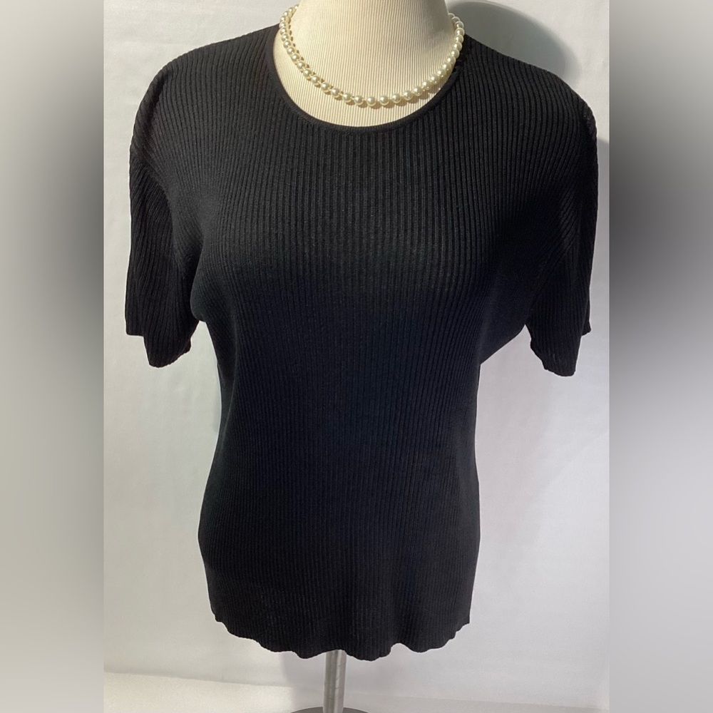 Casual Corner Size XL Woman’s Top 100% Silk Knit Black Short Sleeve Pullover
